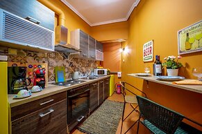 Kentrikon Deluxe Apt Must