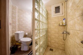 Kentrikon Deluxe Apt Must