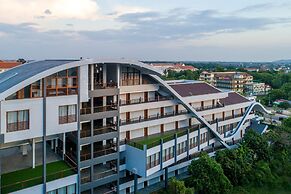 Pacific Premier Resort & Spa