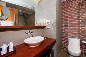 Pacific Premier Resort & Spa