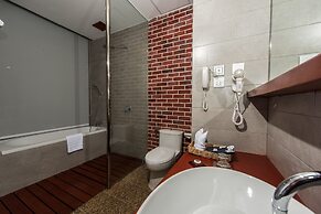 Pacific Premier Resort & Spa