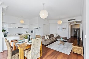 Chevron Renaissance - Q Stay