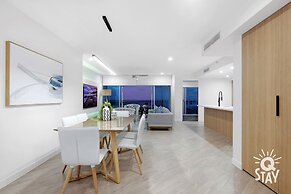 Chevron Renaissance - Q Stay