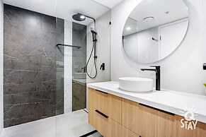 Chevron Renaissance - Q Stay