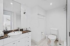 Chevron Renaissance - Q Stay