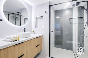 Chevron Renaissance - Q Stay