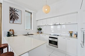 Chevron Renaissance - Q Stay