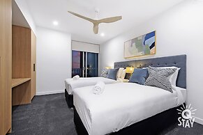 Chevron Renaissance - Q Stay