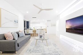 Chevron Renaissance - Q Stay