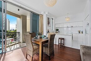 Chevron Renaissance - Q Stay