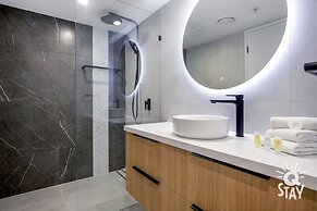 Chevron Renaissance - Q Stay