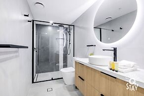 Chevron Renaissance - Q Stay