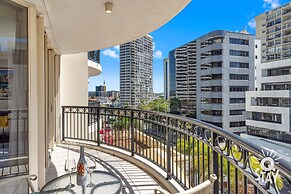 Chevron Renaissance - Q Stay