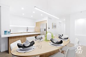 Chevron Renaissance - Q Stay