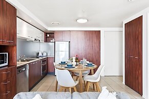 Chevron Renaissance - Q Stay