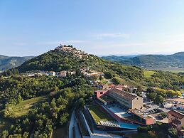Winery & Design hotel ROXANICH