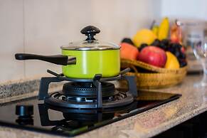 Woodside Inn & Serviced Apartments