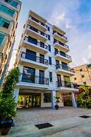 Woodside Inn & Serviced Apartments