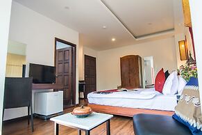 Woodside Inn & Serviced Apartments