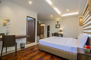 Woodside Inn & Serviced Apartments