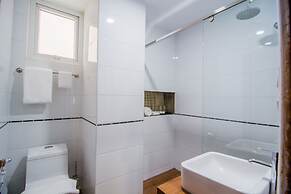 Woodside Inn & Serviced Apartments