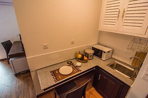 Woodside Inn & Serviced Apartments