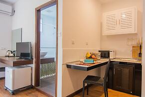 Woodside Inn & Serviced Apartments