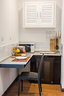 Woodside Inn & Serviced Apartments