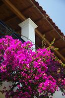 Marialice Apartments