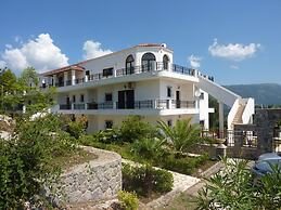 Marialice Apartments