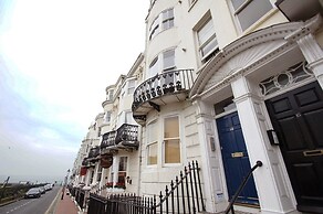 New Steine Apartment Sea View by Brighton Holiday Lets