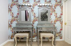 Little Paris Parking by Brighton Holiday Lets