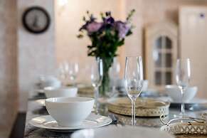 Little Paris Parking by Brighton Holiday Lets