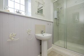 Little Paris Parking by Brighton Holiday Lets