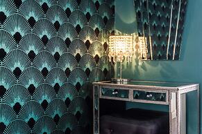 Chocolate Box Central by Brighton Holiday Lets