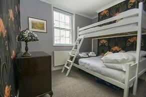 Chocolate Box Central by Brighton Holiday Lets