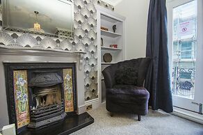 Chocolate Box Central by Brighton Holiday Lets