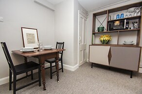 Chocolate Box Central by Brighton Holiday Lets