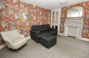 Chocolate Box Central by Brighton Holiday Lets