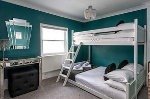 Chocolate Box Central by Brighton Holiday Lets