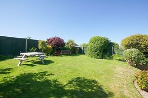 Dean Court Garden Parking by Brighton Holiday Lets