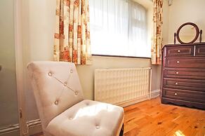 Dean Court Garden Parking by Brighton Holiday Lets