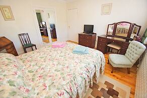 Dean Court Garden Parking by Brighton Holiday Lets