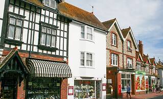 Dean Court Garden Parking by Brighton Holiday Lets
