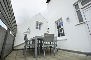 Marine Cottage Parking by Brighton Holiday Lets