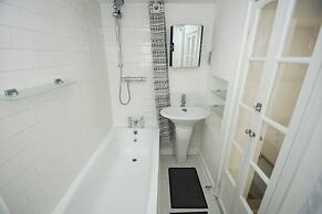 Marine Gardens Central by Brighton Holiday Lets