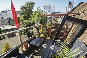 Marine Gardens Central by Brighton Holiday Lets