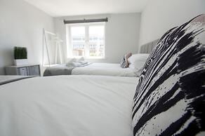 Marina Apartment Parking by Brighton Holiday Lets