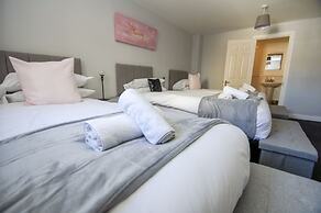 Marina Apartment Parking by Brighton Holiday Lets