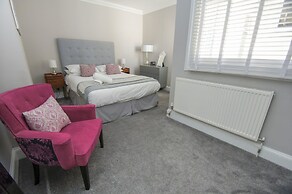 Regency Apartment Sea View by Brighton Holiday Lets